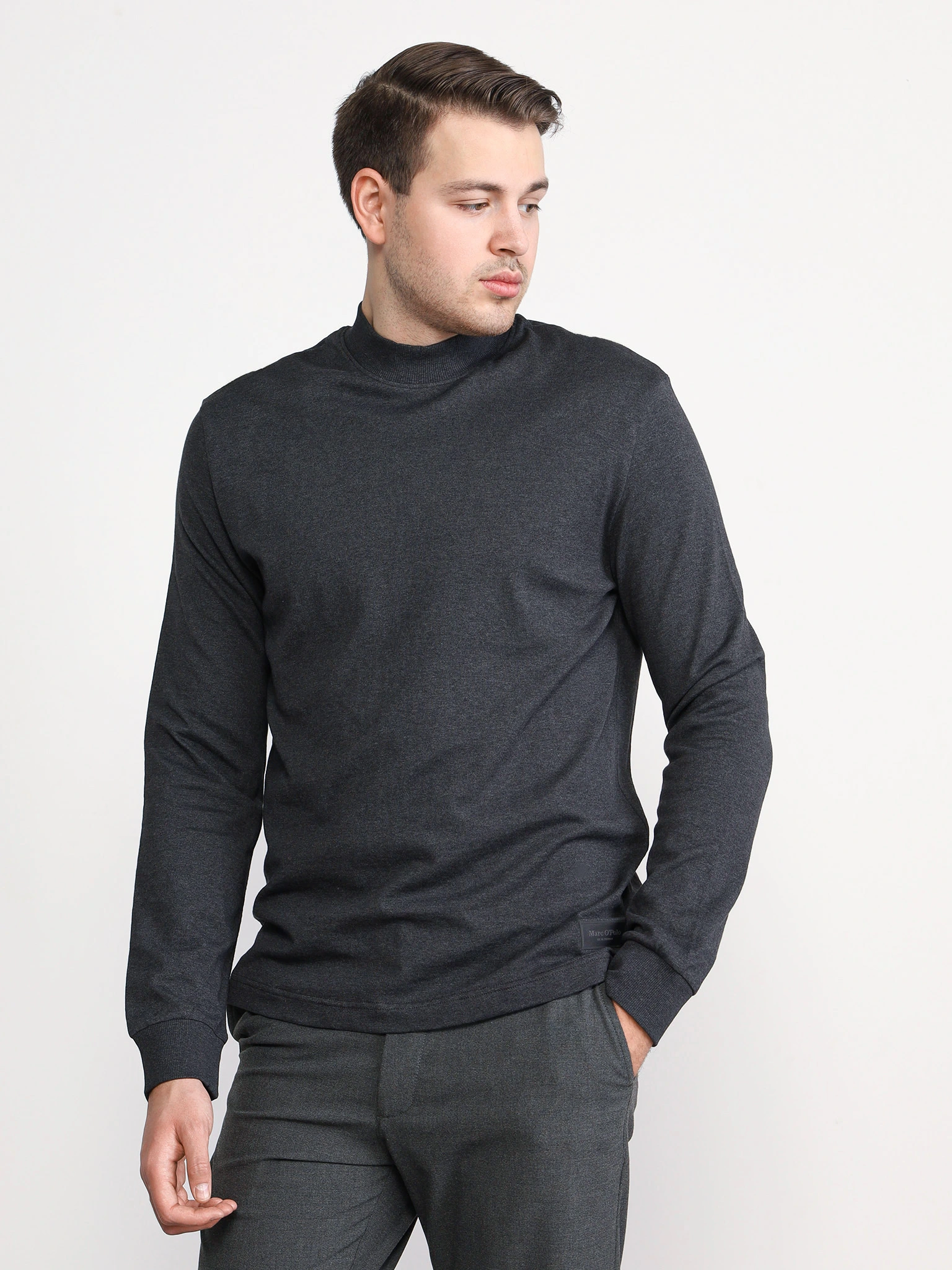 Футболка темно-серого цвета из хлопка с длинным рукавом